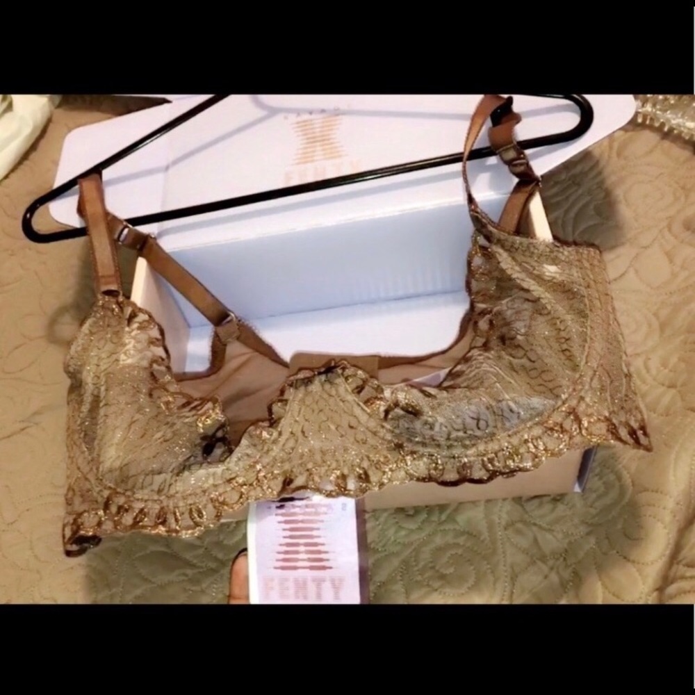 Metallic Chain Sexy Bra 😍 - Picture 3 of 3